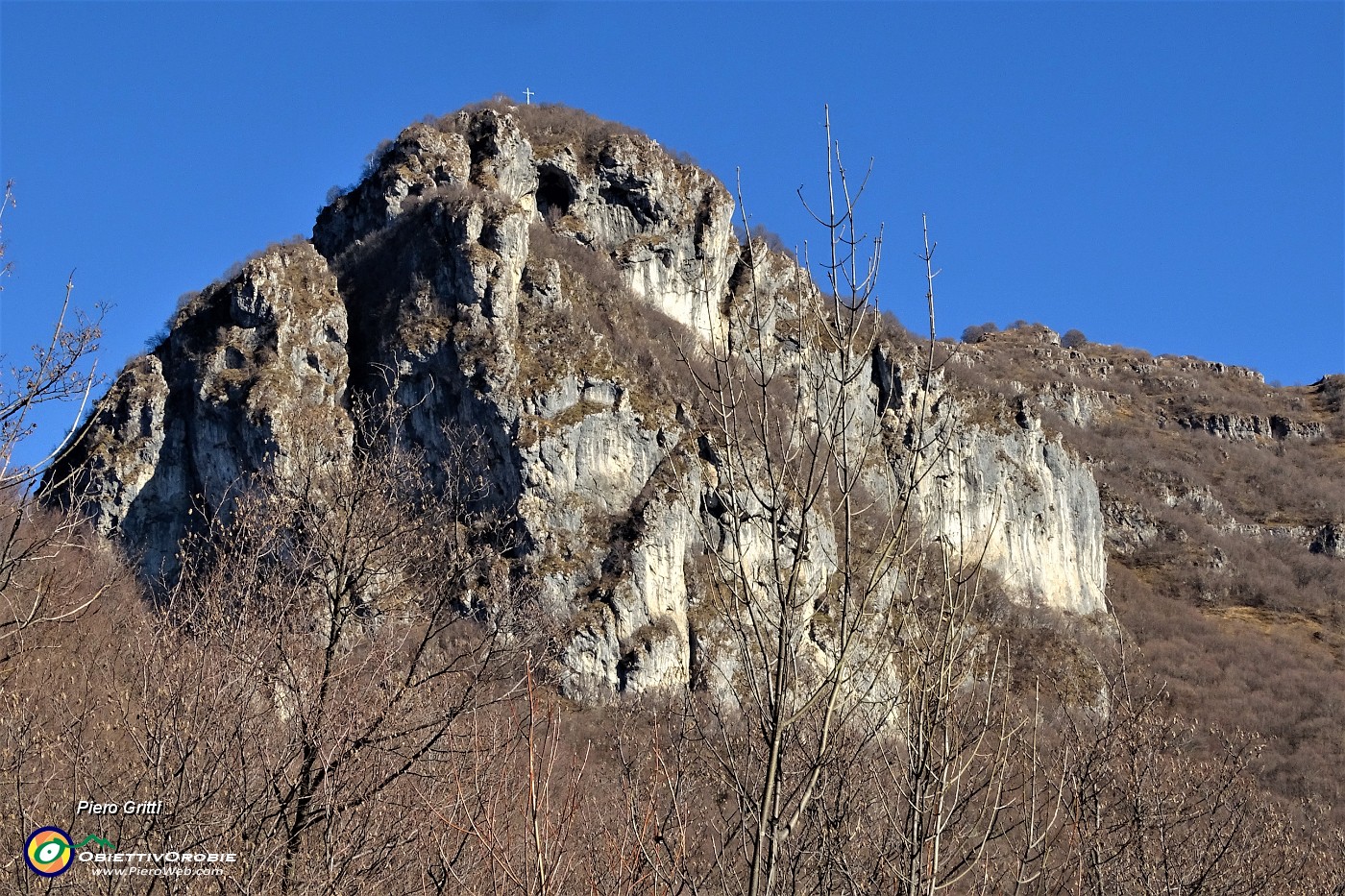 19 Vista sulla Corna Camoscera (Coren, 1329 m).JPG